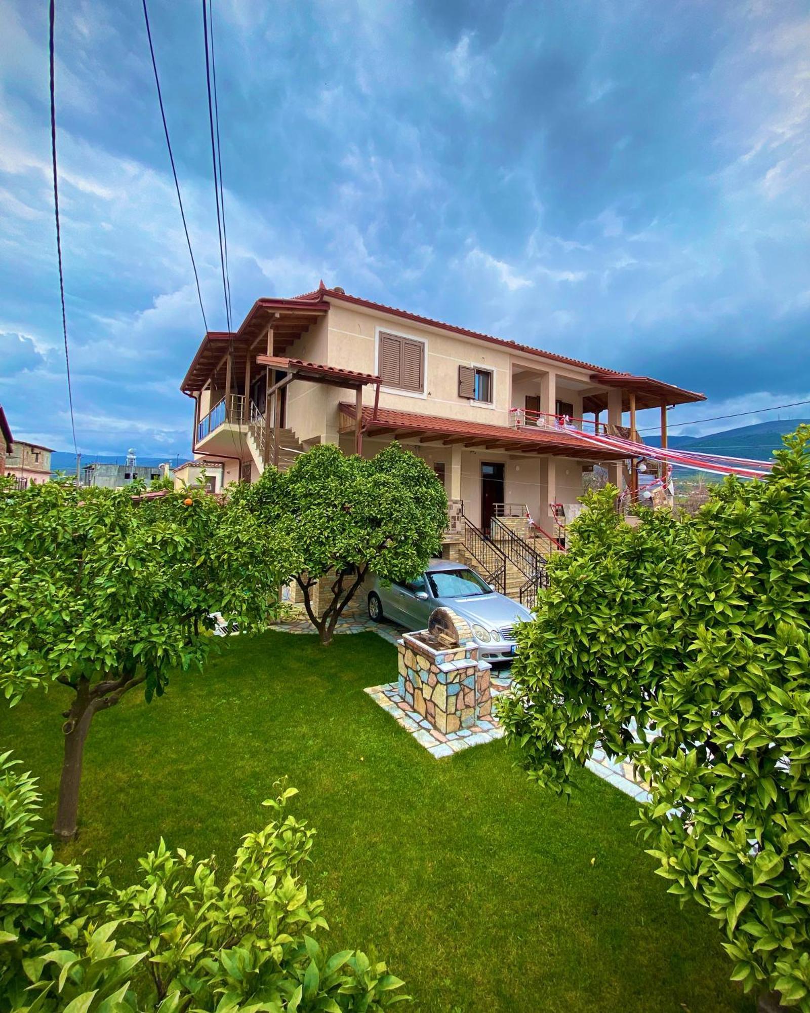 Villa Берат Екстериор снимка