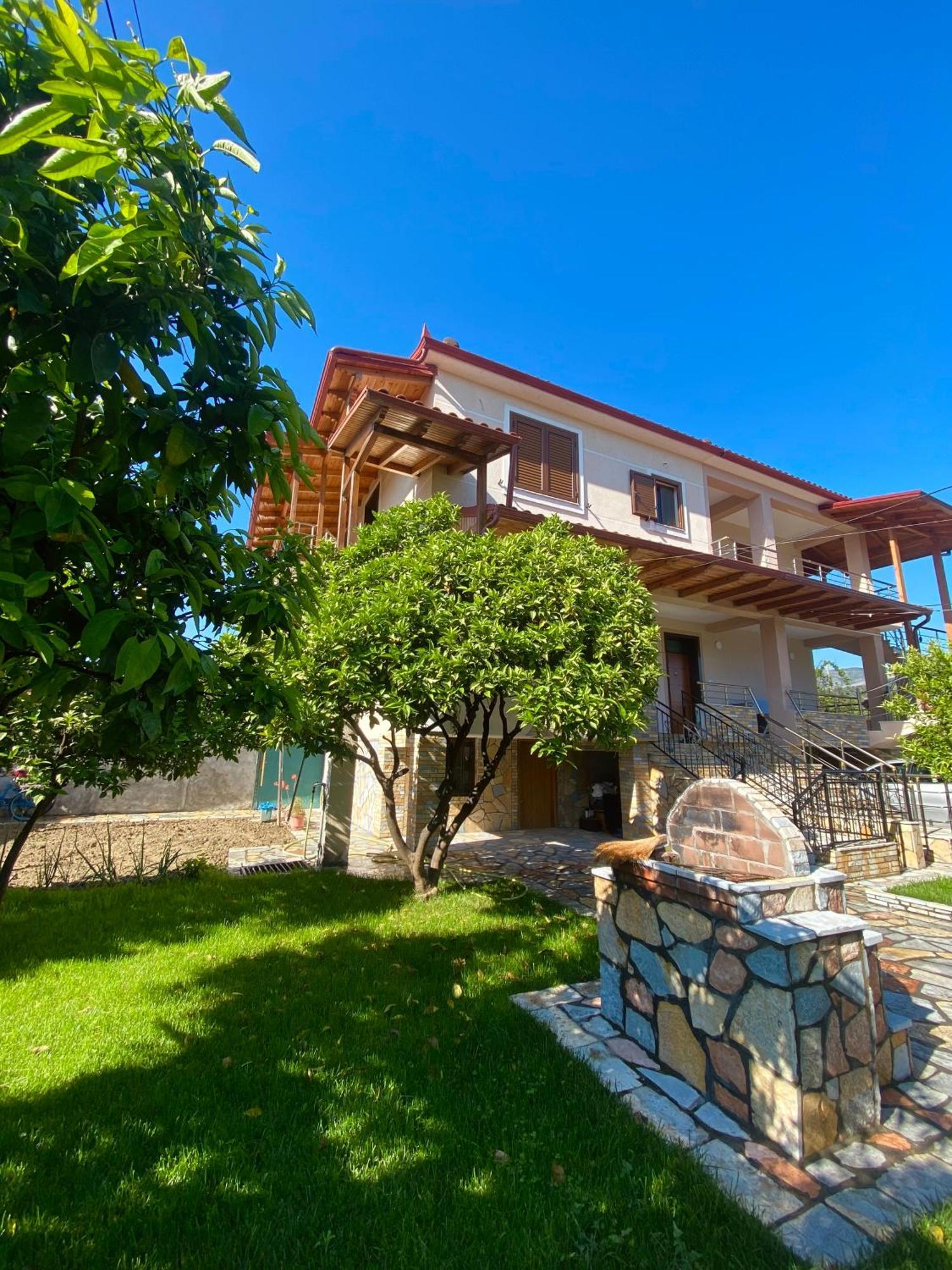 Villa Берат Екстериор снимка